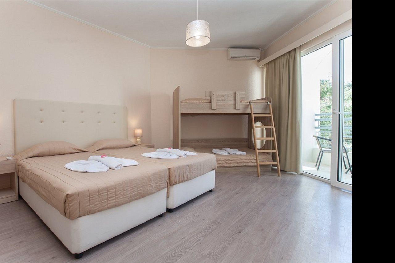 Alexandros Hotel ペラマ エクステリア 写真