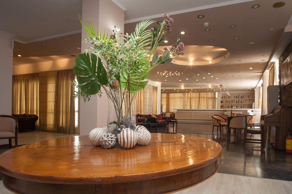 Alexandros Hotel ペラマ エクステリア 写真