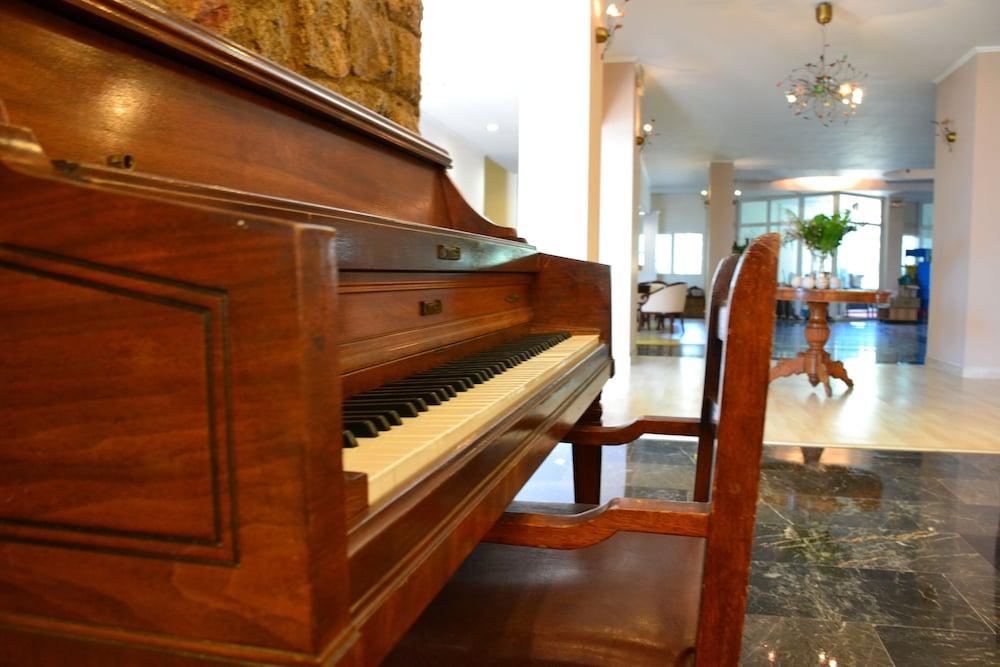 Alexandros Hotel ペラマ エクステリア 写真